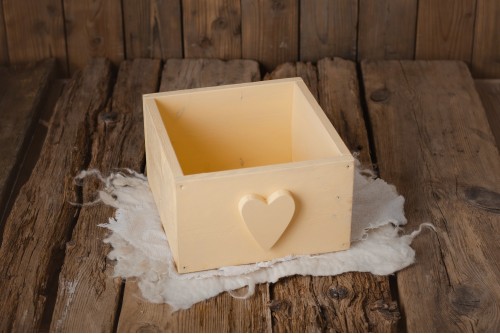 CRATE - YELLOW WOODEN HEART