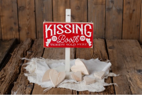 SIGN KISSING BOOTH - 2 COLOURS