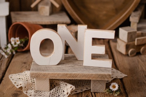 WOODEN "ONE" LETTERS - WHITE