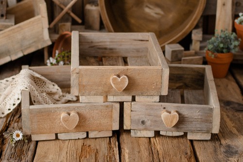 WOOD CRATE HEART